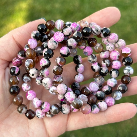 Pink orca agate 8mm (dyed pink) - Picture 3 of 4